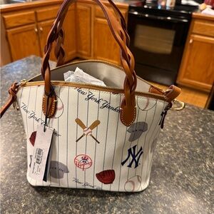 Dooney & Bourke NWT MLB Baseball's New York Yankees Small Celeste